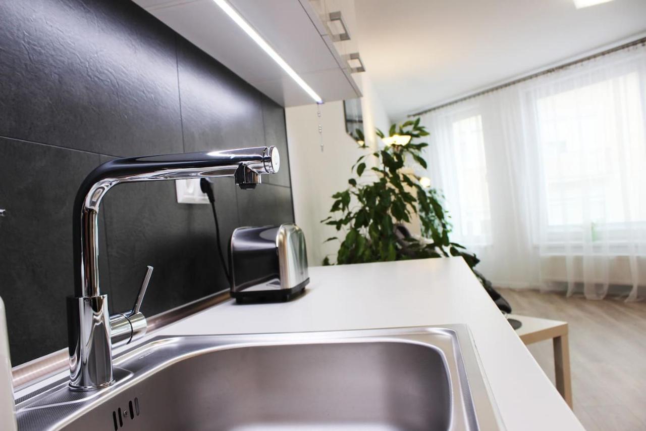 Leo Apartment Free Parking - Augusta Bratislava Eksteriør bilde