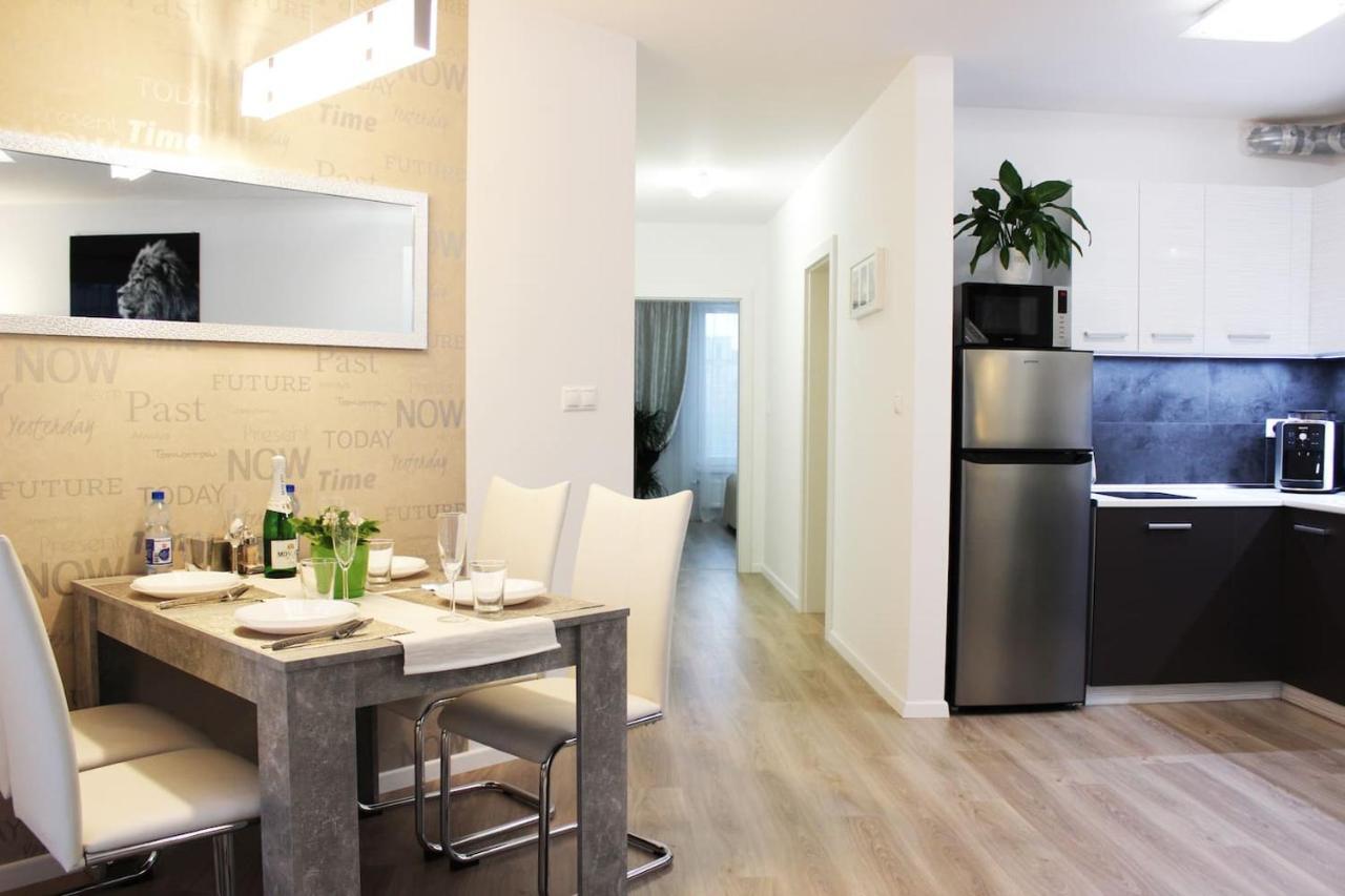 Leo Apartment Free Parking - Augusta Bratislava Eksteriør bilde